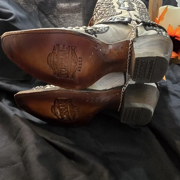 Corral Booties - Picture 3 of 4